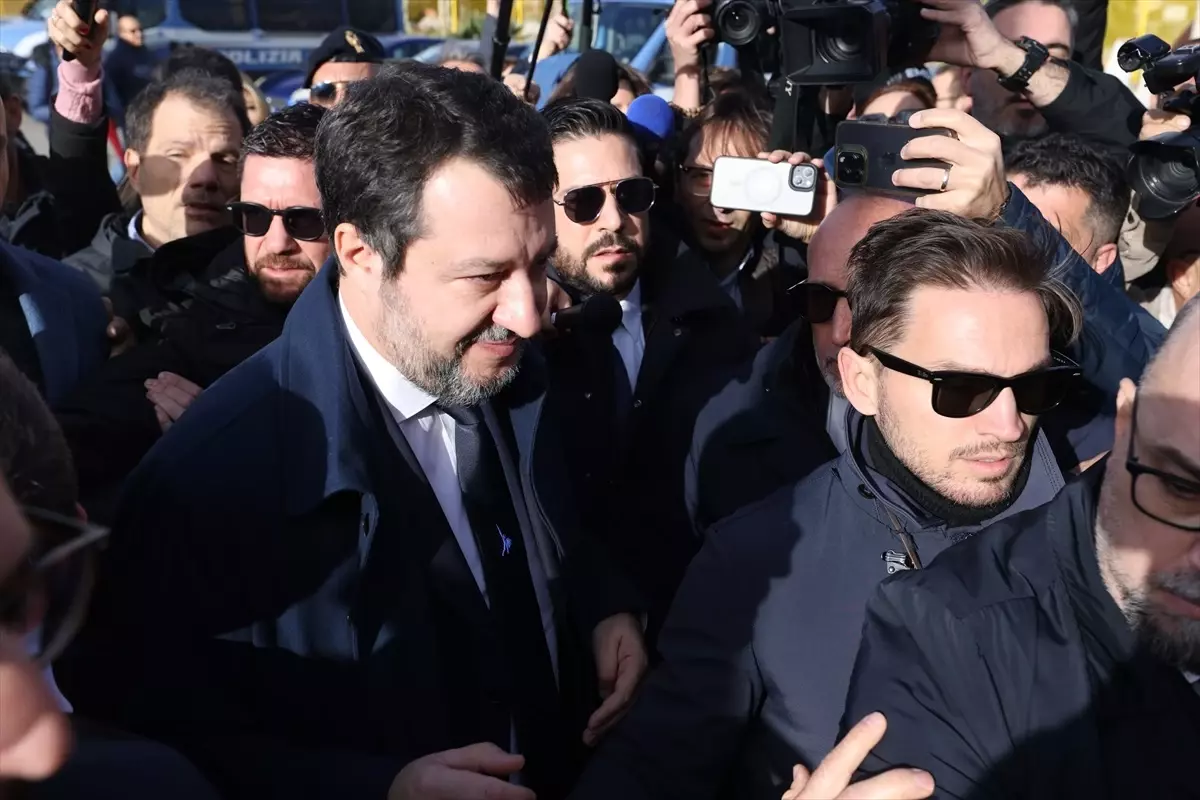 Salvini\'nin Yargılaması Başladı