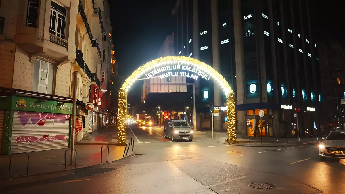 Şişli Belediyesi Yılbaşı Kutlamaları İçin Hazırlıklarını Tamamladı