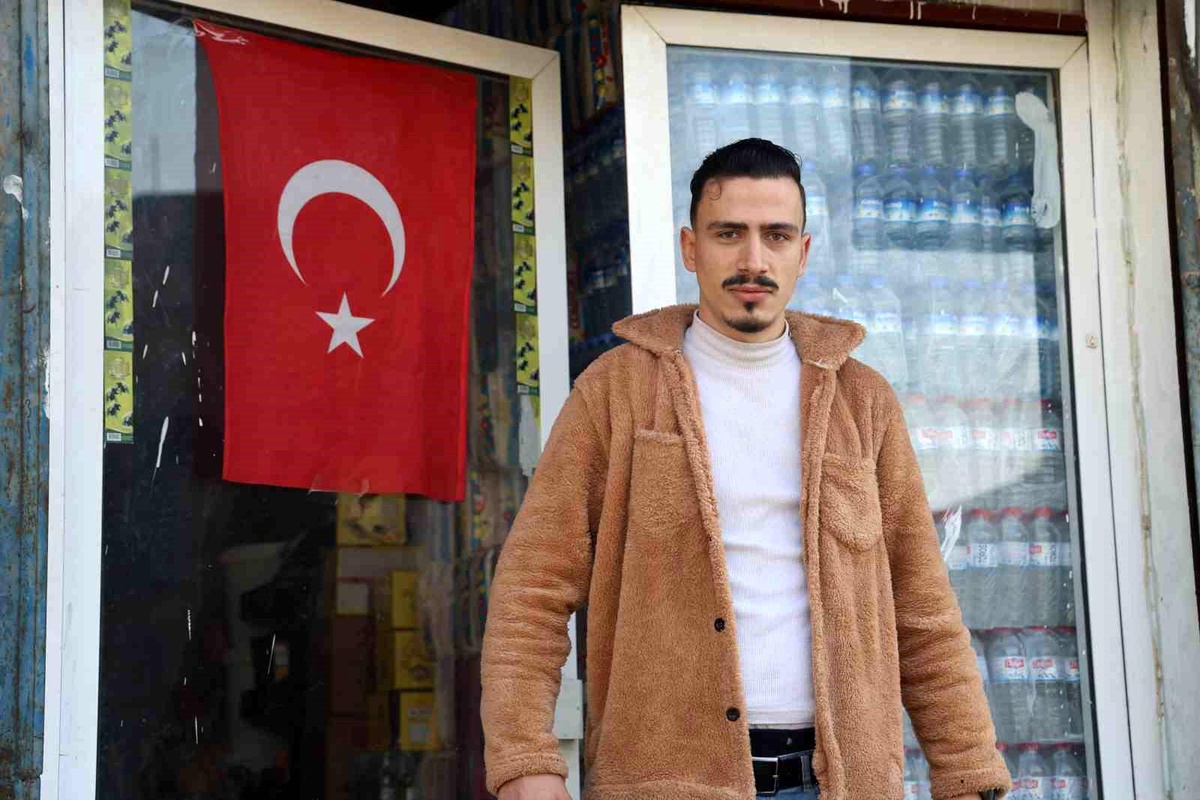 Hatay\'daki Suriyeli Toptancılar Ülkelerine Dönmek İçin İndirim Kampanyası Başlattı