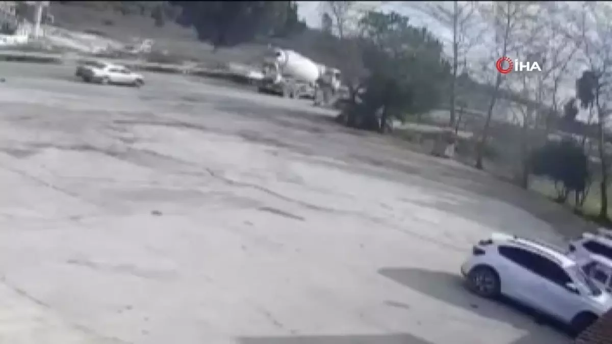 Tırın Önünde Sürüklenen Araçta Mucizeler