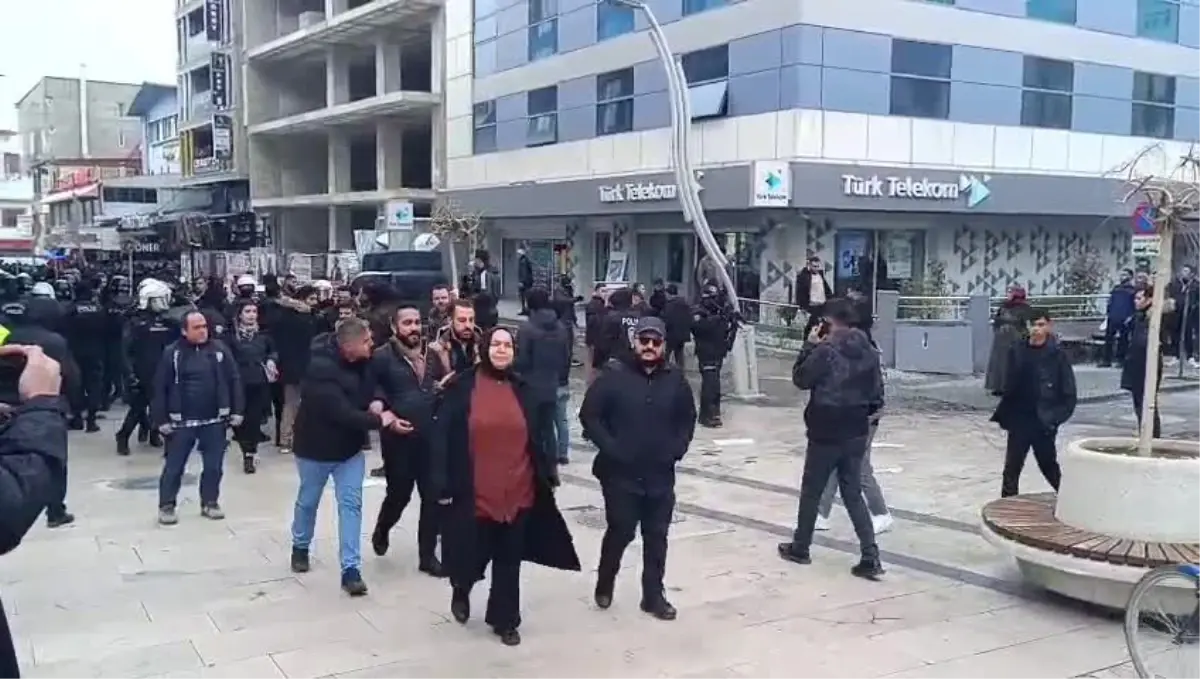 Van\'da Gazetecilere Basın Açıklaması Engellendi