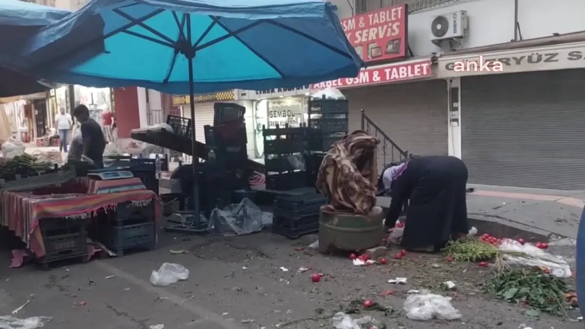 Yoksul Halk Semt Pazarında Çare Arıyor