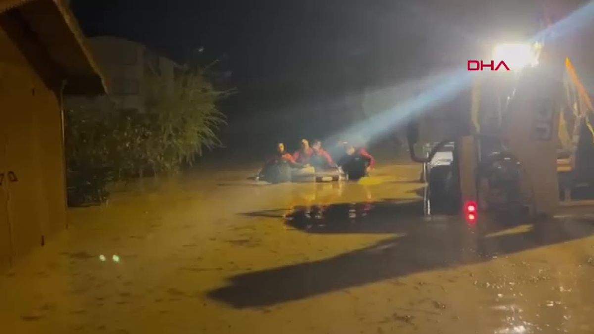 Antalya\'da Aşırı Yağışların Ardından Mahsur Kalan 236 Vatandaş Tahliye Edildi