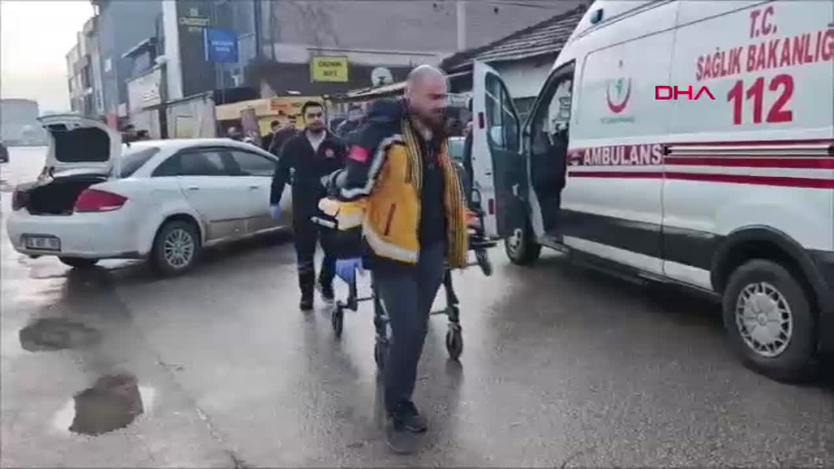 İnegöl\'de Otomobil ve Motosiklet Kaza Yaptı: 1 Yaralı