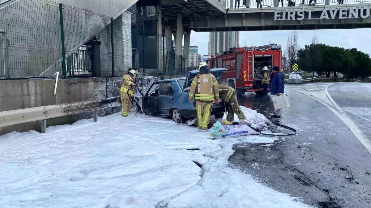 Büyükçekmece\'de Fiat Tofaş Alev Alev Yandı
