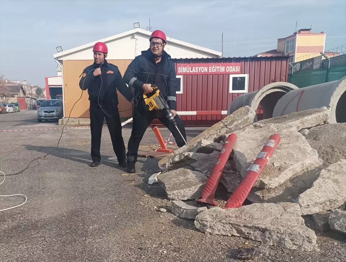 Edirne İtfaiyesine Deprem Eğitimi