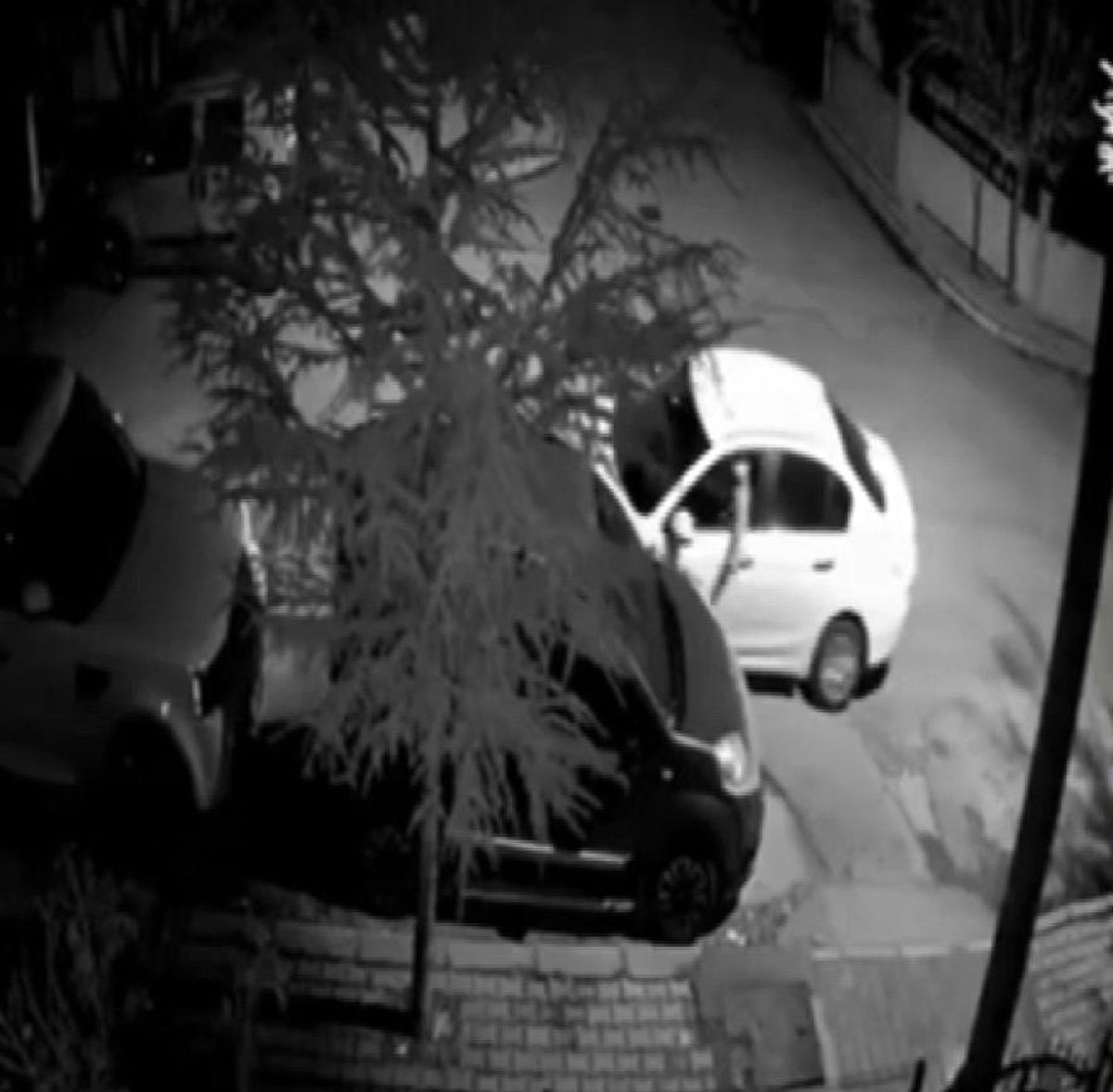 Isparta\'da Araç Çizen Şahıs Kamerada