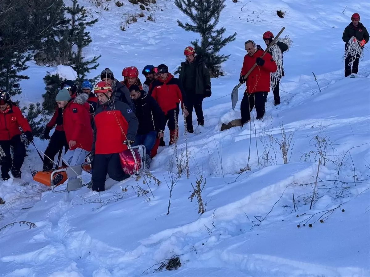 Palandöken\'de Çığ Faciası: 1 Sporcu Hayatını Kaybetti