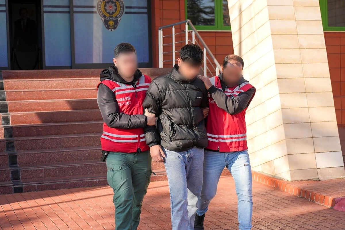 Isparta\'da Hırsızlık ve Yaralamadan Aranan İki Şahıs Yakalandı