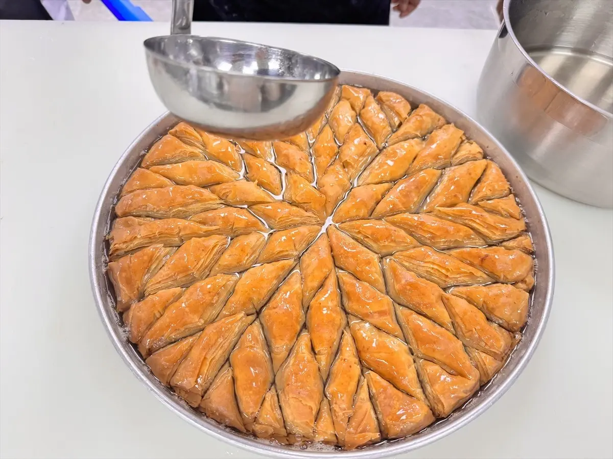 Baklava Yarışmasında Kadın Ustalar Öne Çıktı