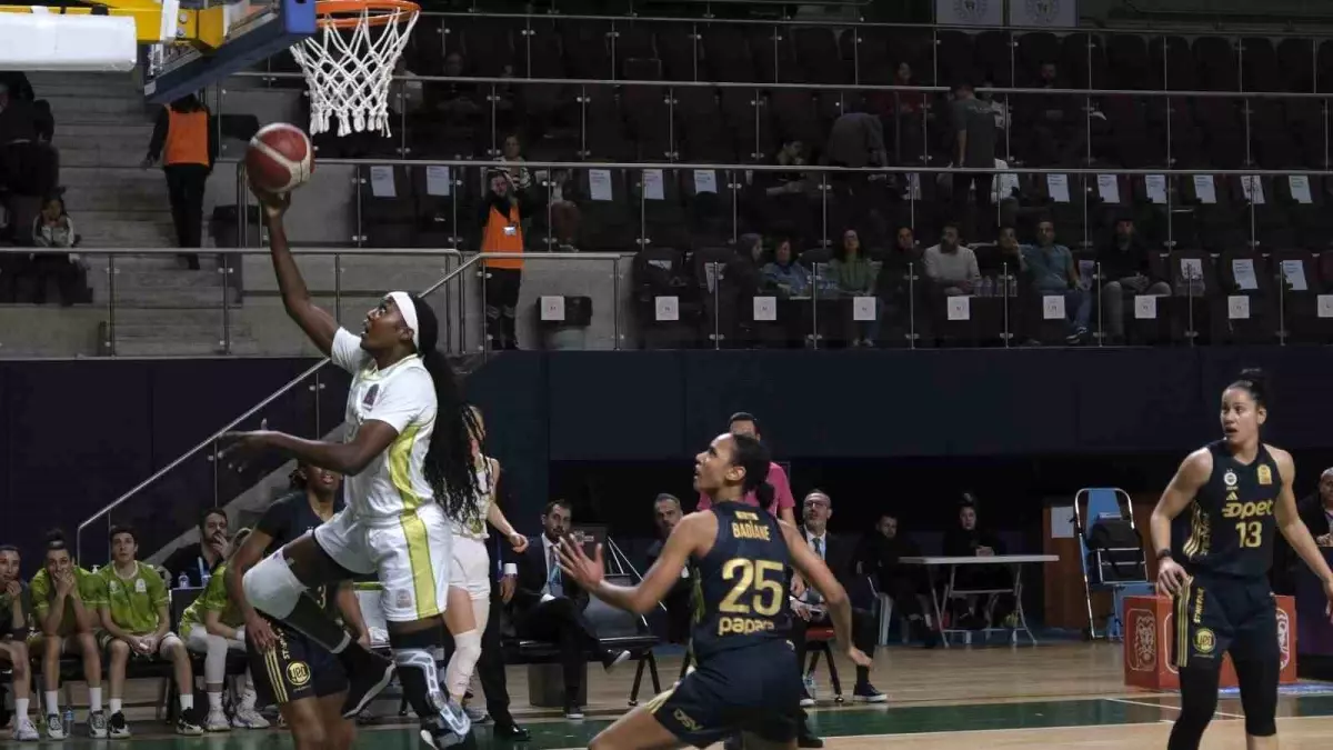 Fenerbahçe Kadınlar Basketbolda Galip