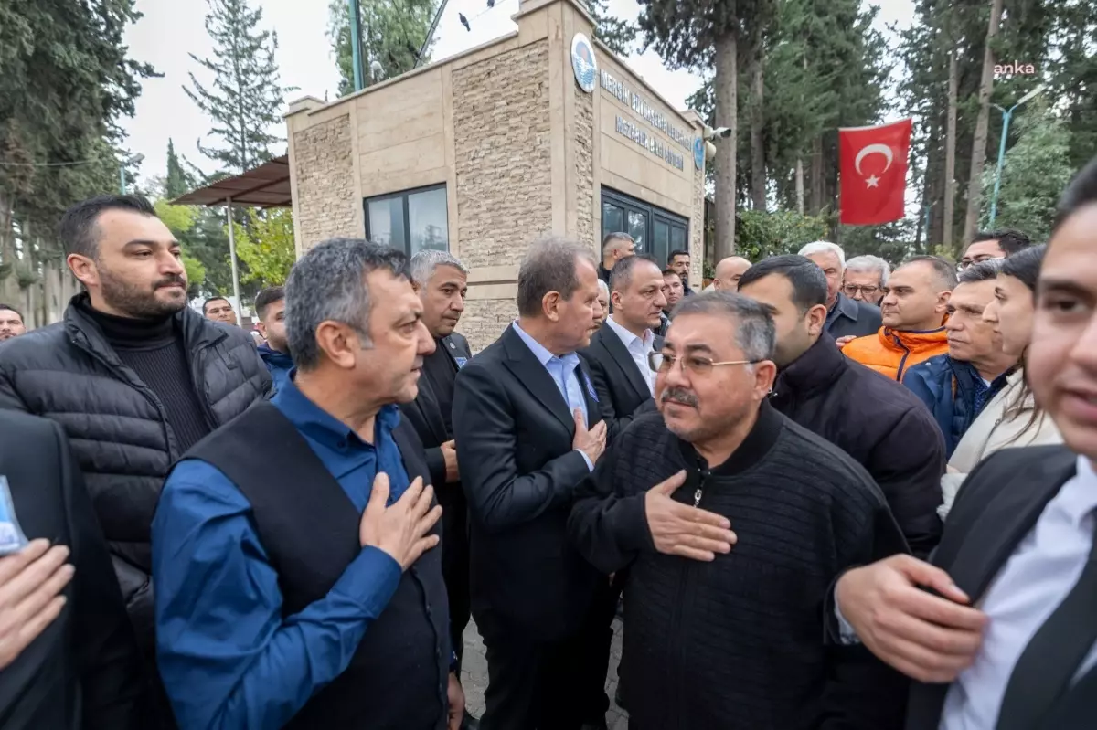 Mersin Büyükşehir Belediye Başkanı Vahap Seçer\'in Kardeşi Uğurcan Seçer Son Yolculuğuna Uğurlandı