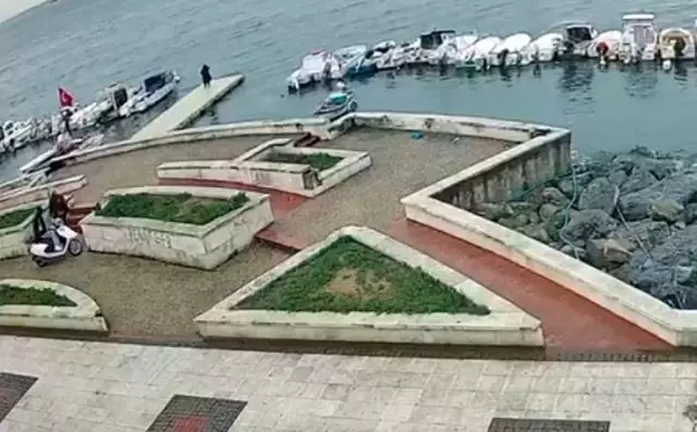 Pendik'te denize atlayan 79 yaşındaki kadın hayatını kaybetti