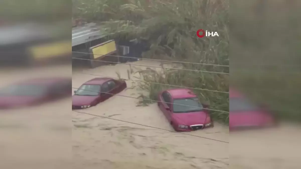 Antalya\'da Sağanak Yağmur Su Baskınlarına Neden Oldu