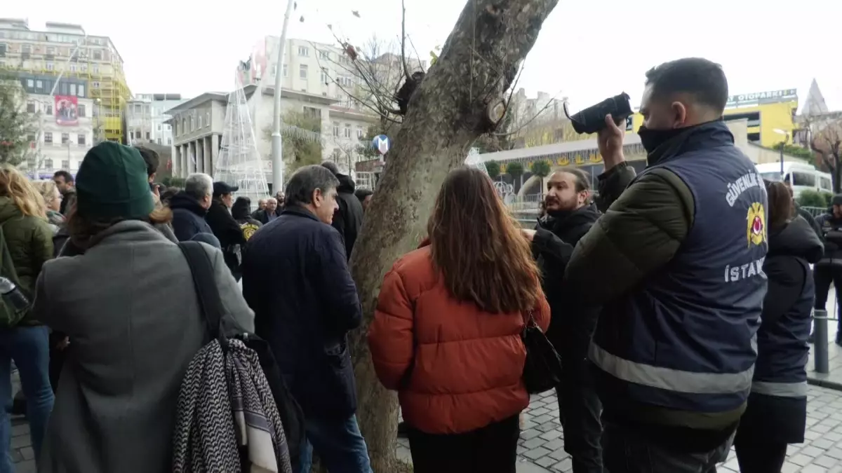 Gazetecilere Suriye İçin Protesto Yasağı