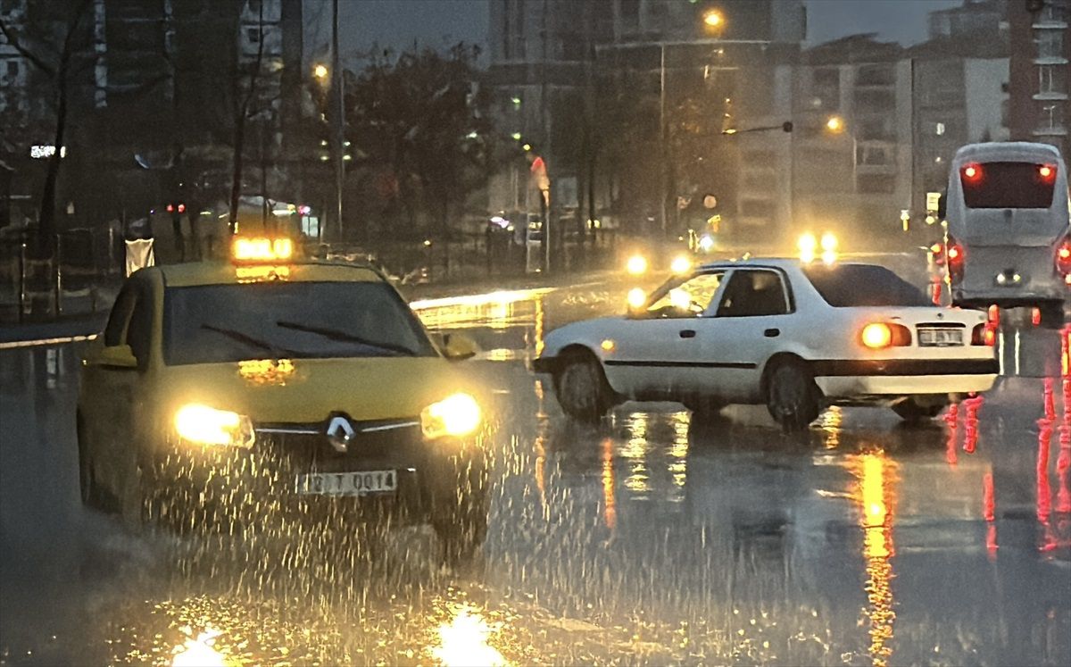 Edirne, Kırklareli ve Tekirdağ\'da Sağanak Yağış