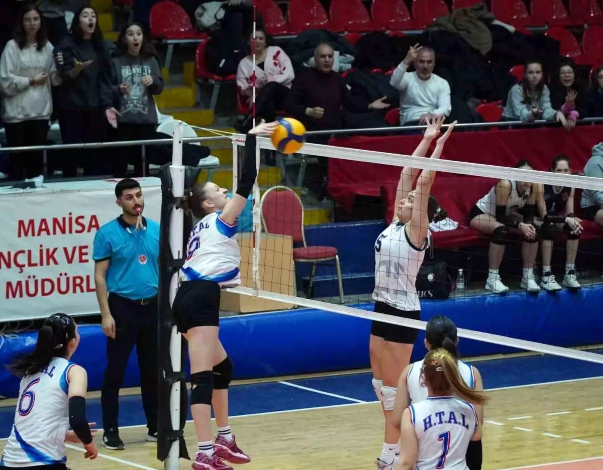 Manisa\'da Voleybol Gençler İl Birinciliği Müsabakaları Sona Erdi