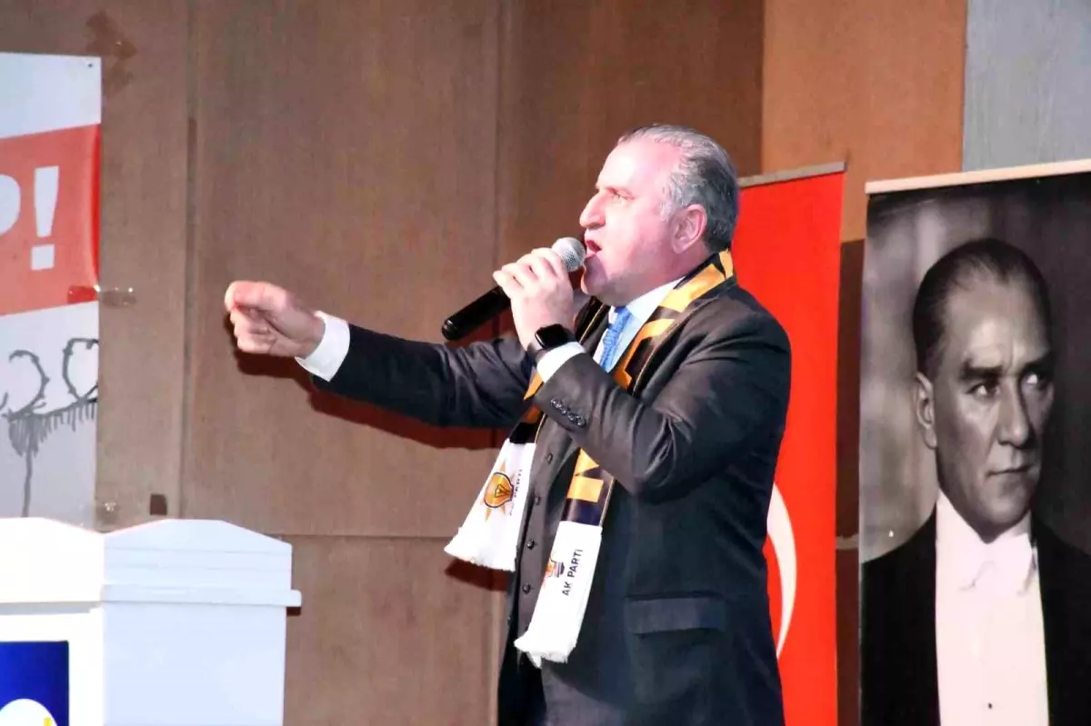 Bakan Bak: "Dünyada gençliğe en büyük yatırım yapan lider Erdoğan\'dır"