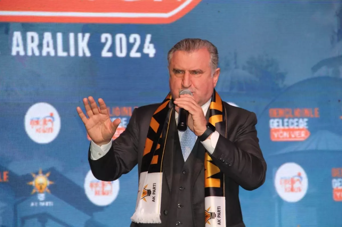 Bakan Bak: Gençler Sporda Yöneticilik Yapmalı