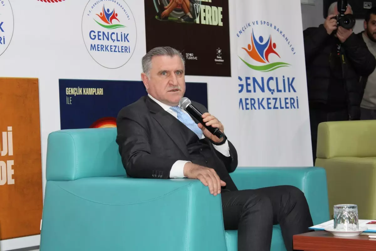 Gençlik ve Spor Bakanı Sporcularla Buluştu