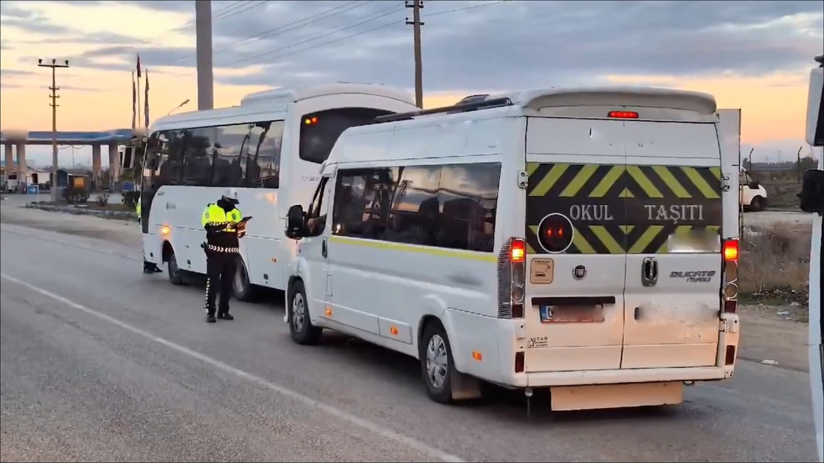 Yetkisiz Çakar Kullanan 11 Bin 591 Sürücüye İşlem Yapıldı