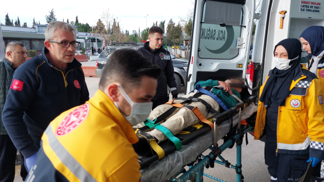 Balkondan atlayan çocuk hastanelik oldu Balkondan atlayan çocuk hastanelik oldu