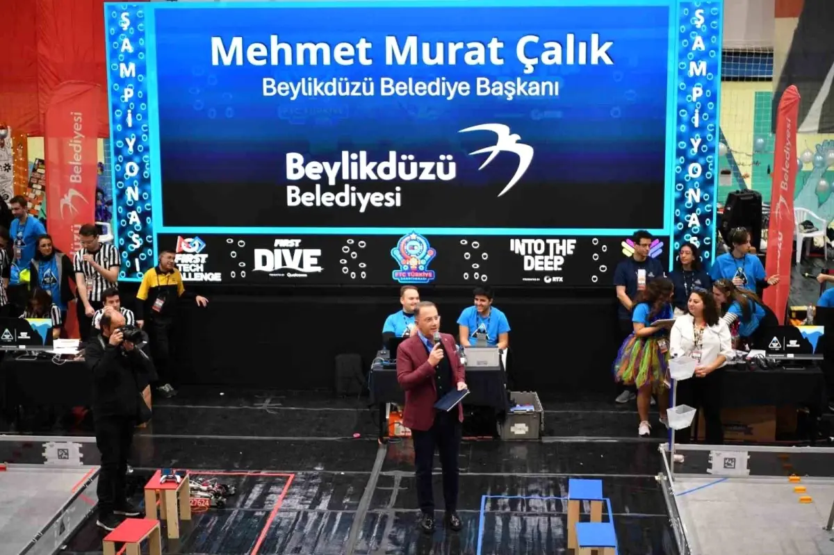 Beylikdüzü\'nde Uluslararası Robot Yarışması FTC Finali Gerçekleştirildi