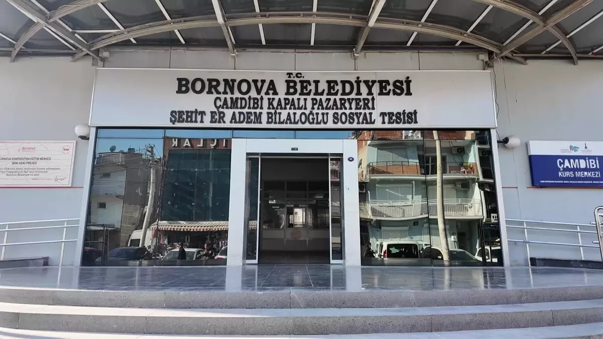 Bornovalı Miniklere "Güneş Herkes İçin Parlar" Oyunu Sahnelendi