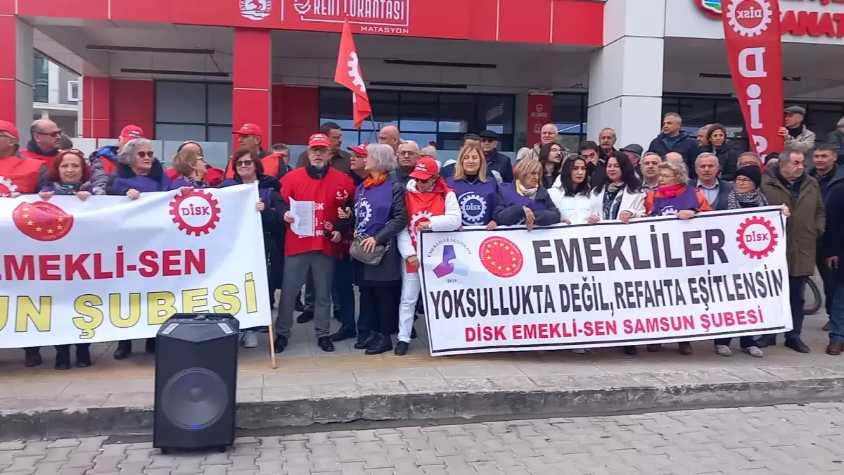 Emekliler Açlık Sınırında Yaşıyor