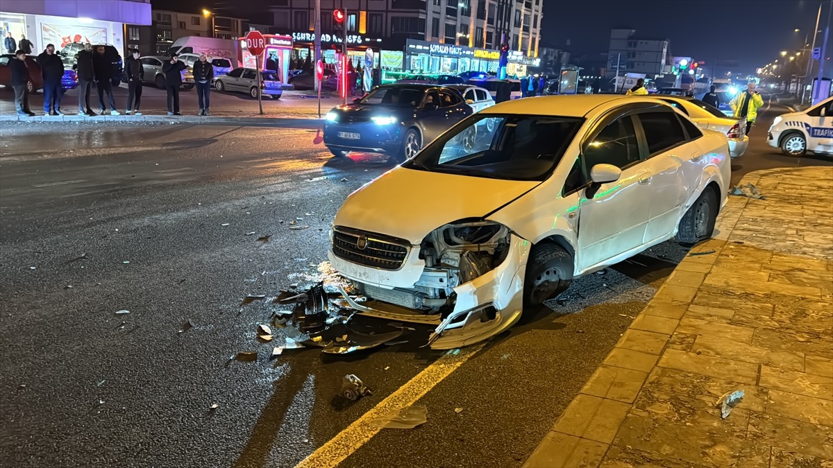 Düzce\'de Trafik Kazası: 4 Yaralı
