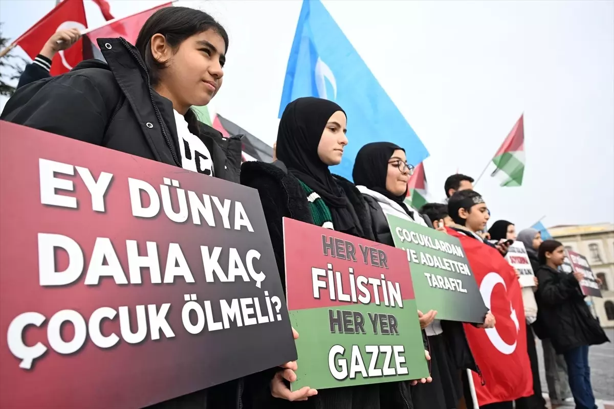 Çocuklar Gazze İçin Eylem Yaptı