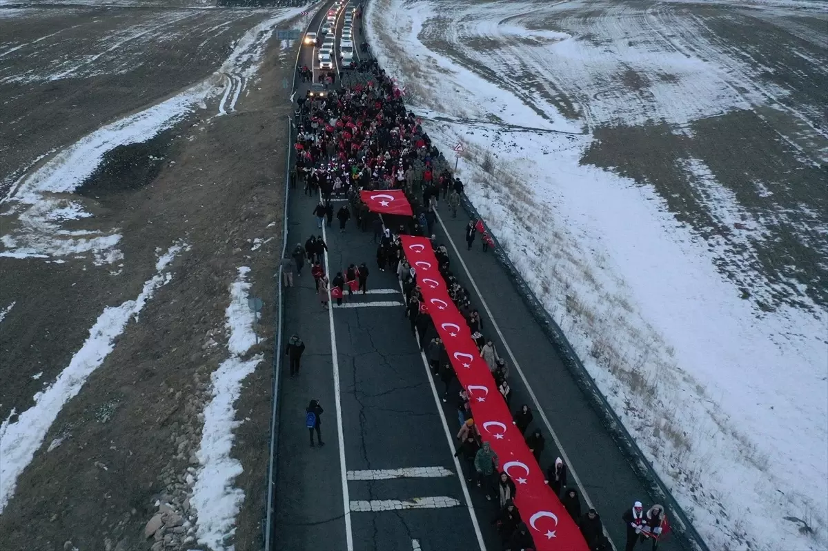 Kars\'ta "Sarıkamış şehitleri" için temsili nöbet tutuldu