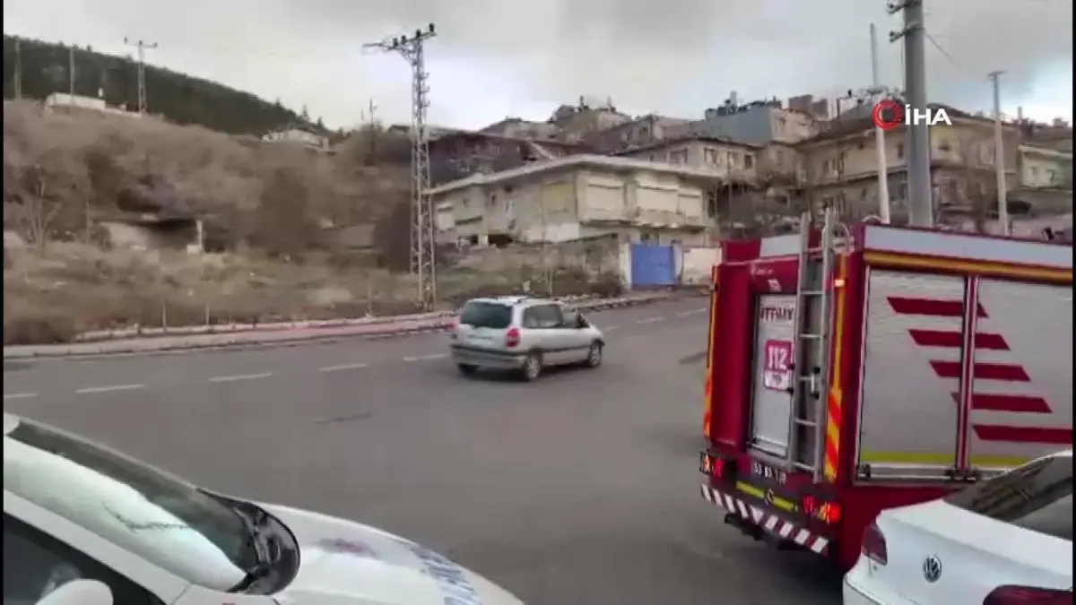 Nevşehir\'de Kontrolden Çıkan Araç Bahçeye Uçtu