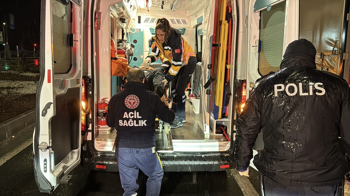 Tır Kazasında Sürücü Yaralandı