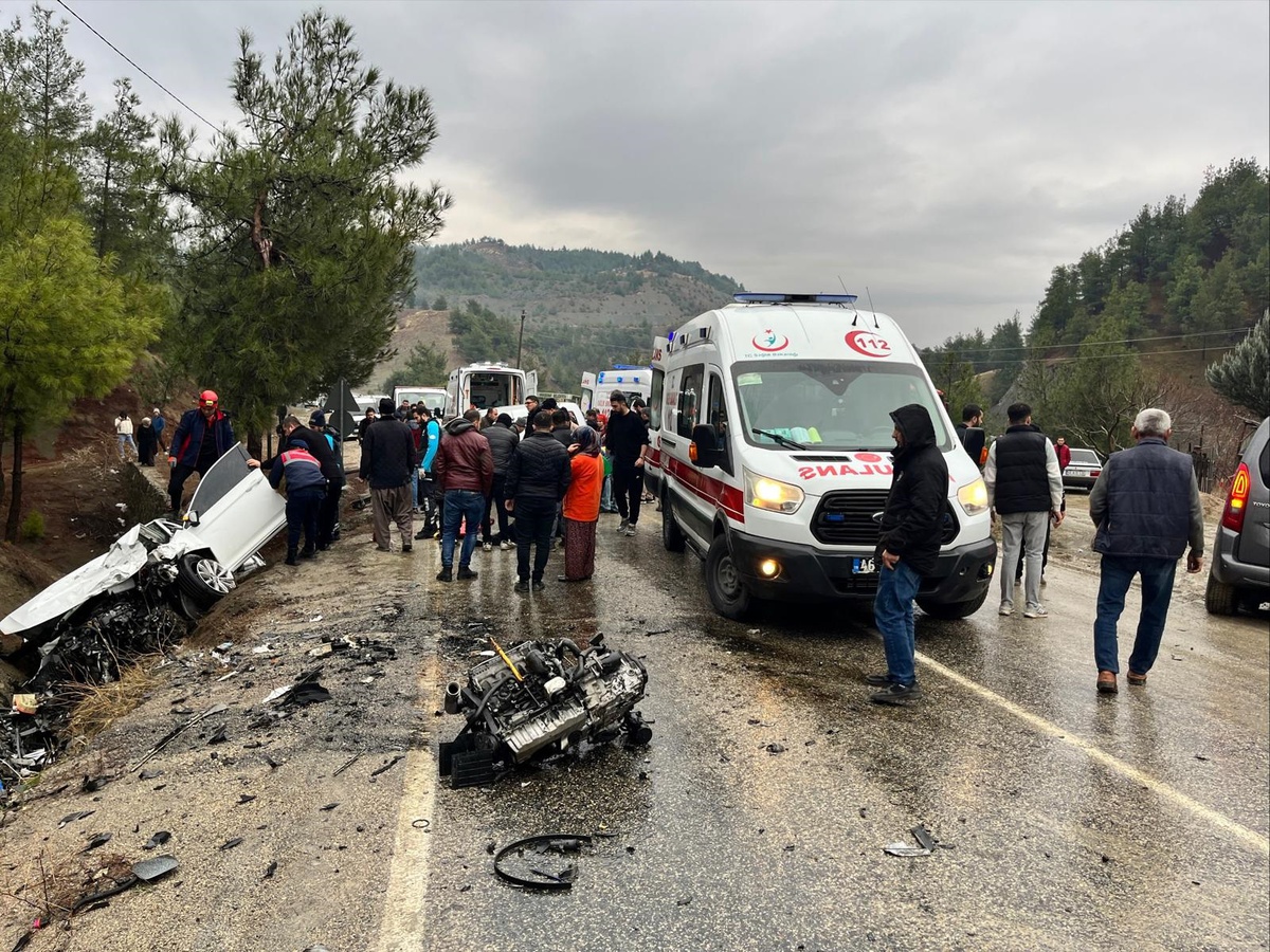 Kahramanmaraş\'ta Trafik Kazası: 10 Yaralı