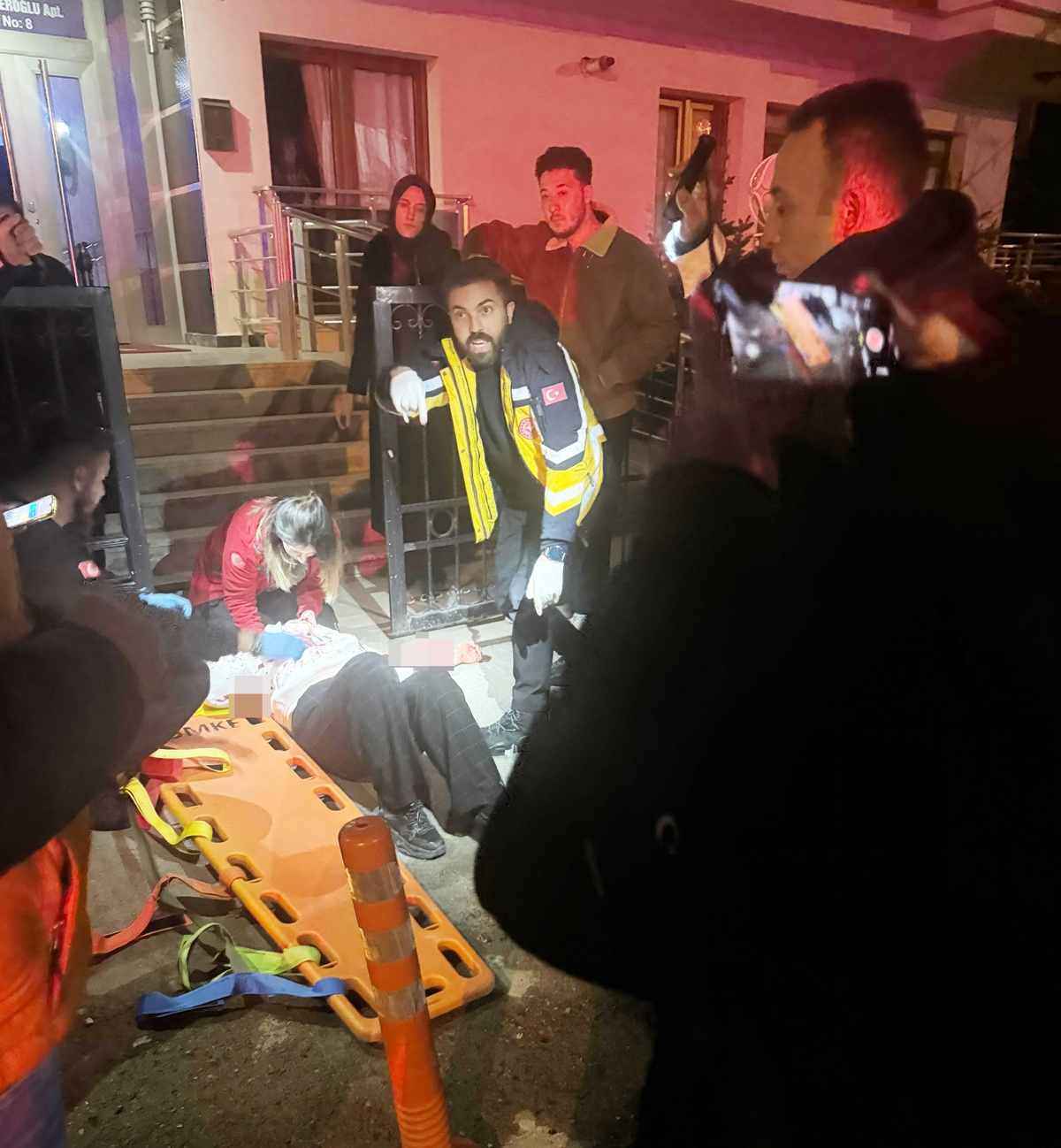 Eski Eşini Bıçaklayan Adam Kaçtı