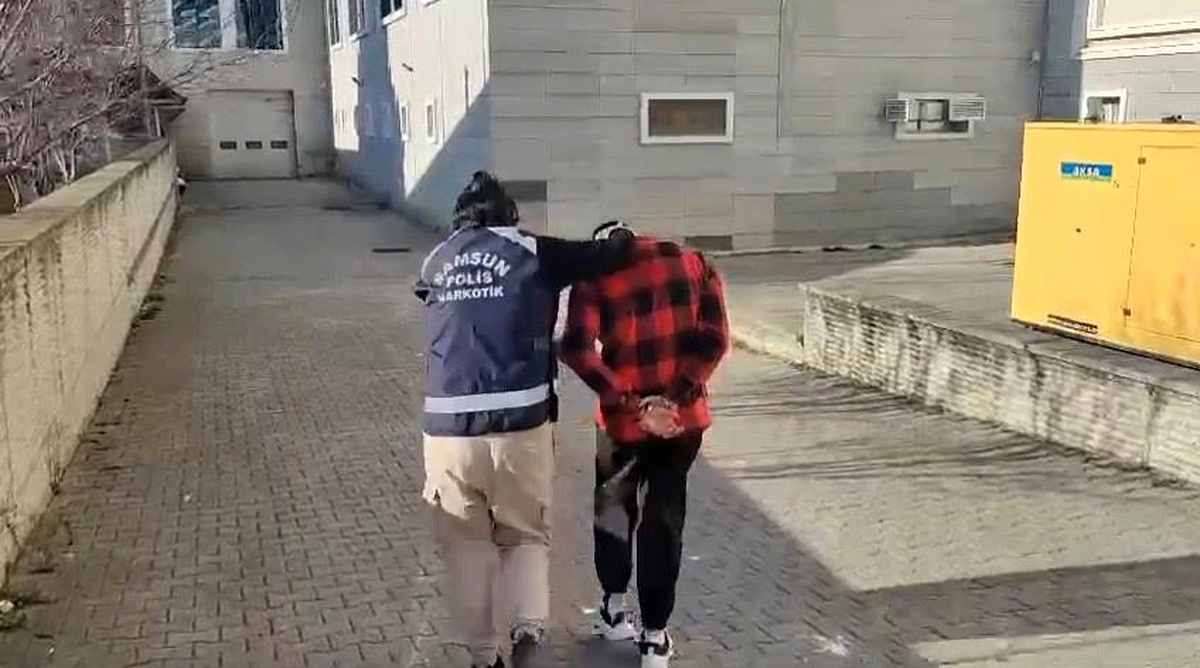 Hırsızlıkla Aranan Şahıs Yakalandı
