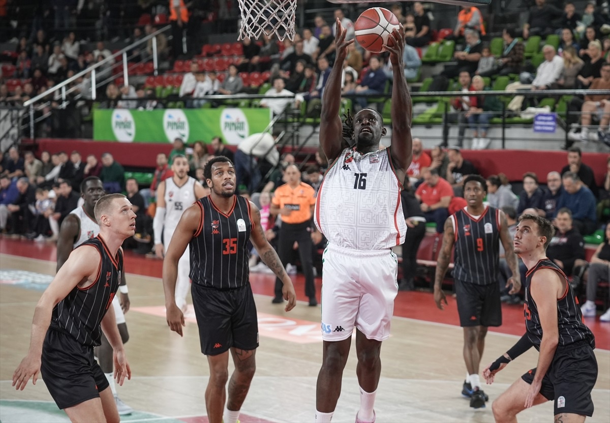 Karşıyaka, Manisa Basket\'i 103-91 Yendi
