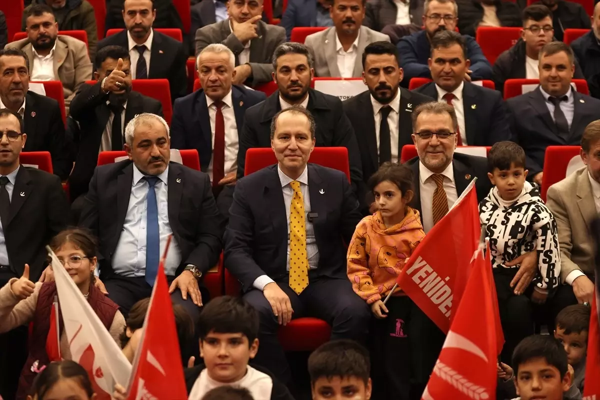 Yeniden Refah Partisi Genel Başkanı Erbakan, Mersin\'de il kongresine katıldı