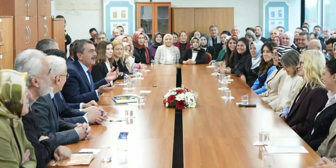 2024 Öğretmenlik Kariyer Kılavuzu Yayınlandı