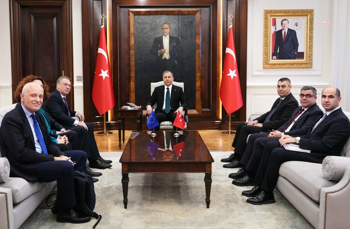 AB Türkiye Delegasyonu Bakan Yerlikaya\'yı Ziyaret Etti