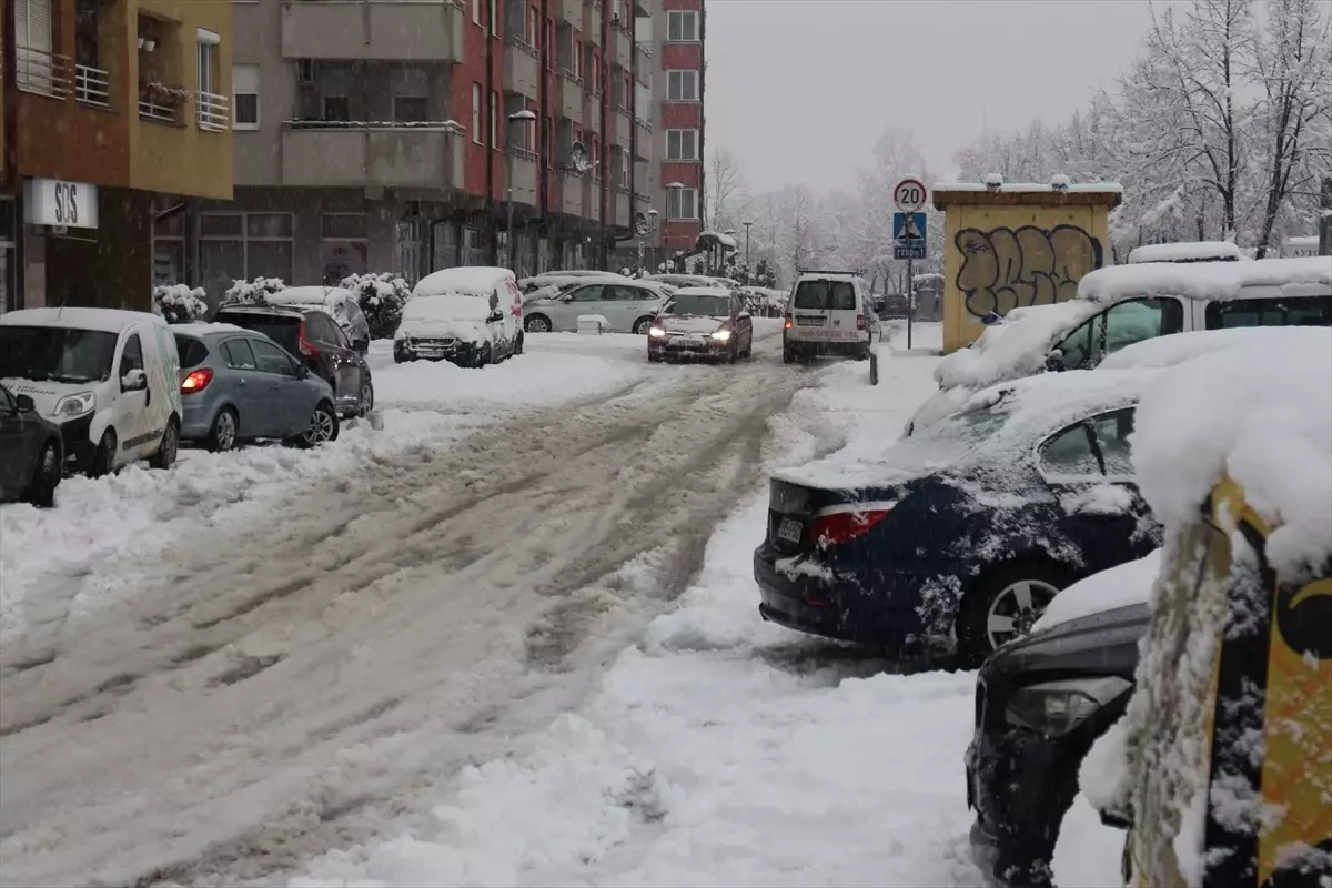 Balkanlarda Kar Yağışı Günlük Yaşamı Olumsuz Etkiledi