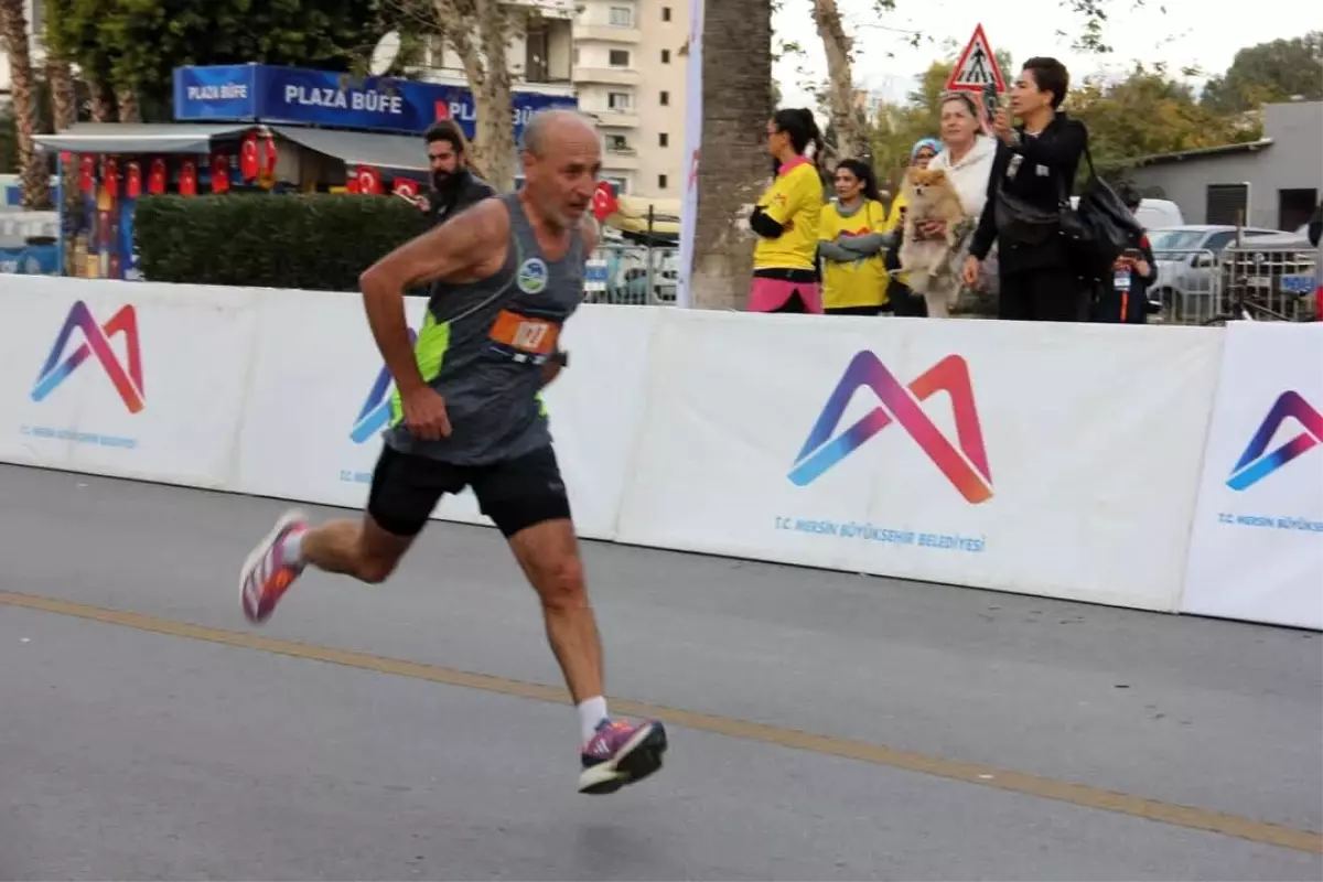 Ali Turan, 6. Uluslararası Mersin Maratonu\'nda Birinci Oldu