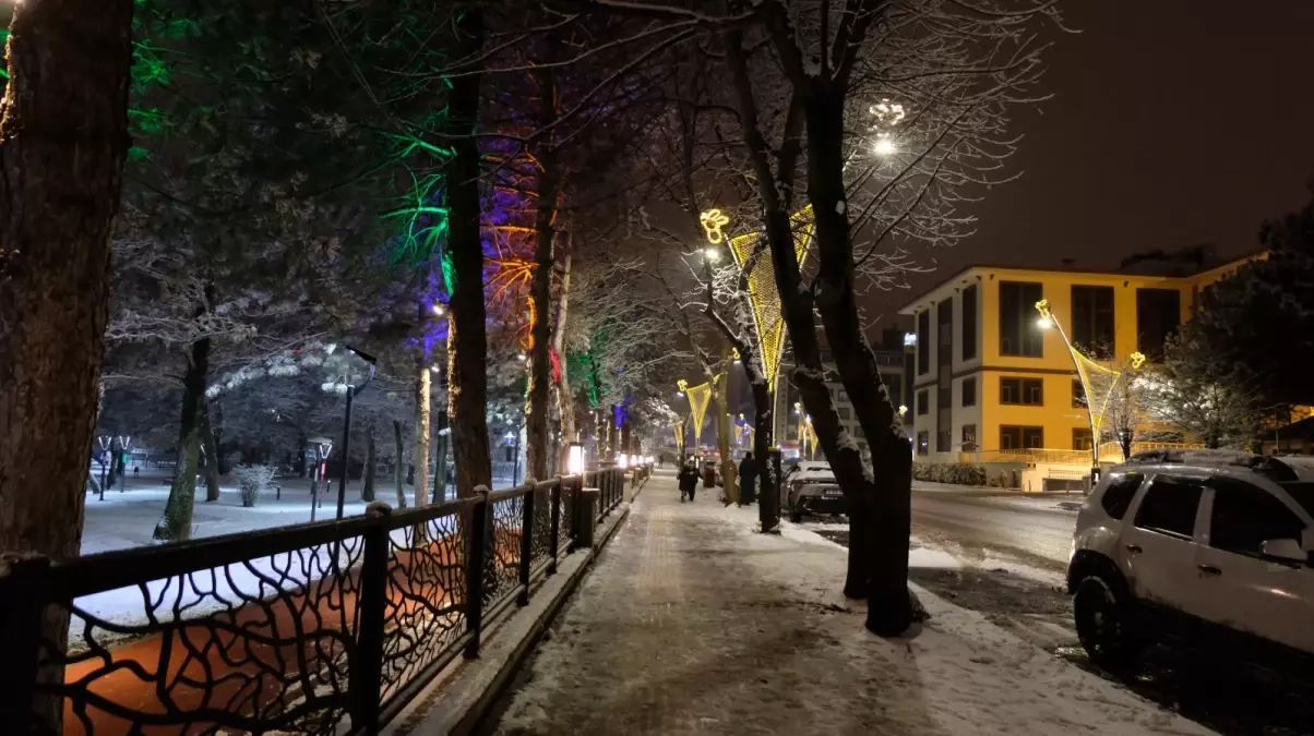 Bingöl\'de Kar Yağışı Nedeniyle Taşımalı Eğitime Ara Verildi