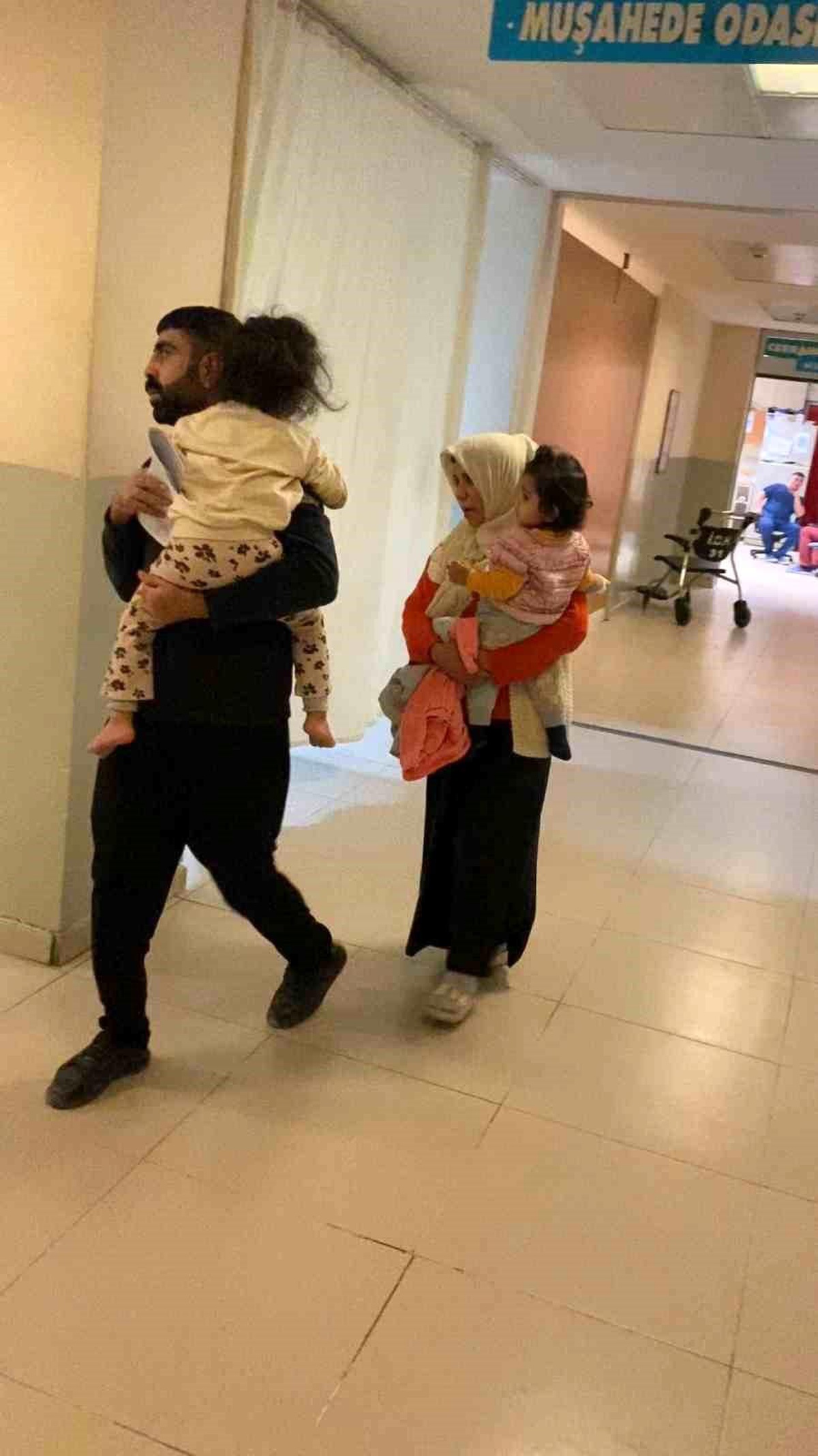Çamaşır Suyu İçen Kardeşler Hastaneye Kaldırıldı
