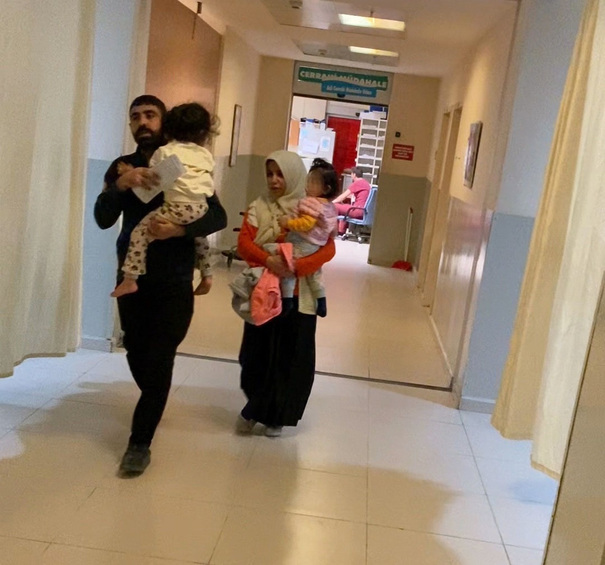 İnegöl\'de Küçük Kızlar Çamaşır Suyunu İçerek Hastaneye Kaldırıldı