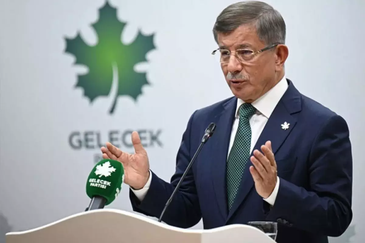 Davutoğlu\'ndan \'Emevi Camii\'nde namaz\' sorusuna yanıt