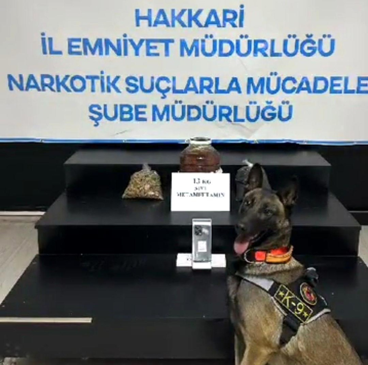 Hakkari\'de 13 Kilo Metamfetamin Ele Geçirildi