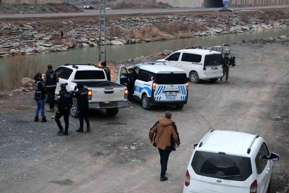 Hakkari\'de Geniş Kapsamlı Polis Denetimleri