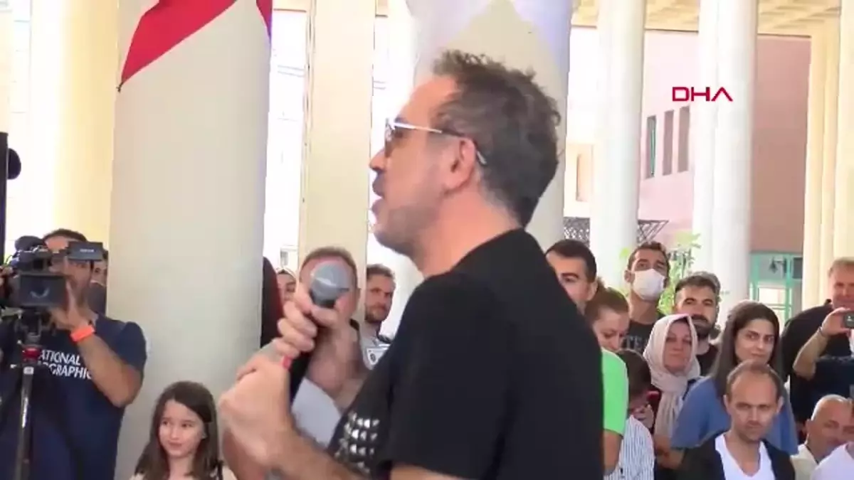 Haluk Levent Hastaneye Kaldırıldı